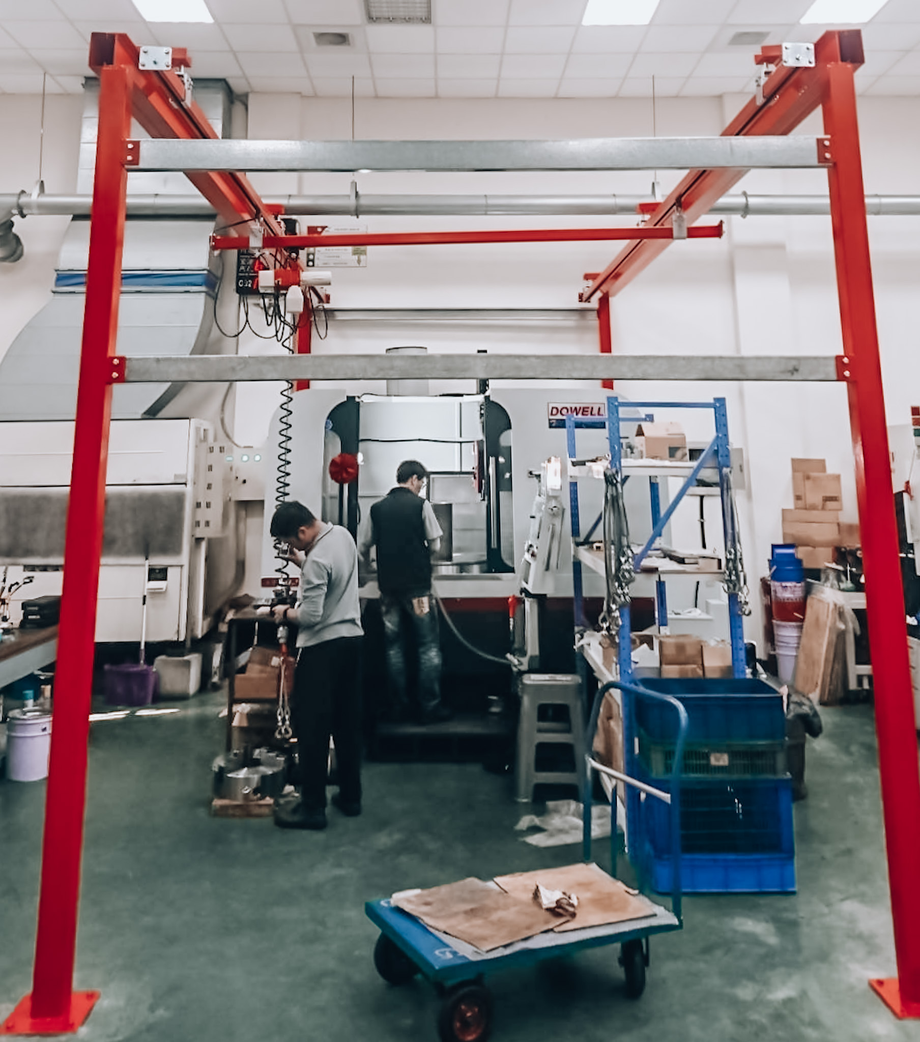 鋼製輕型軌道系統（Steel Light Track System）